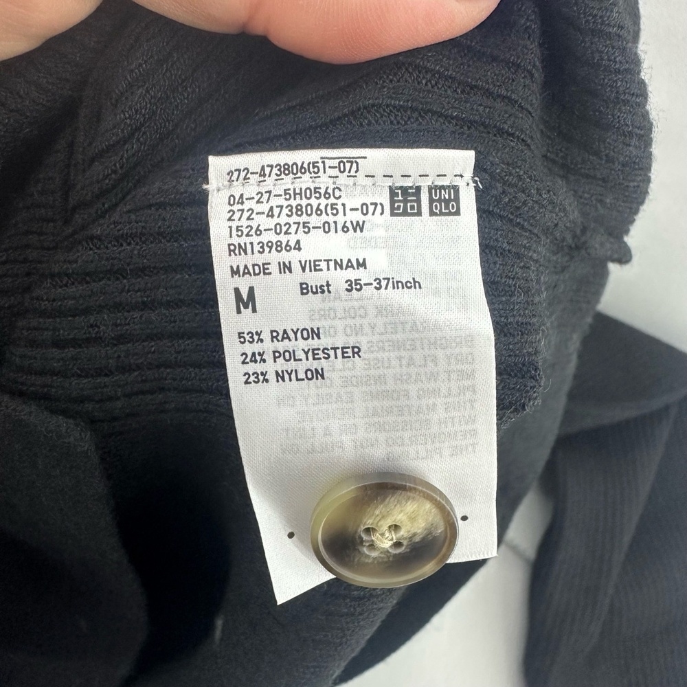 UNIQLO Women’s Black Ribbed V-Neck Cardigan Sweater Medium NWT - Picture 8 of 11